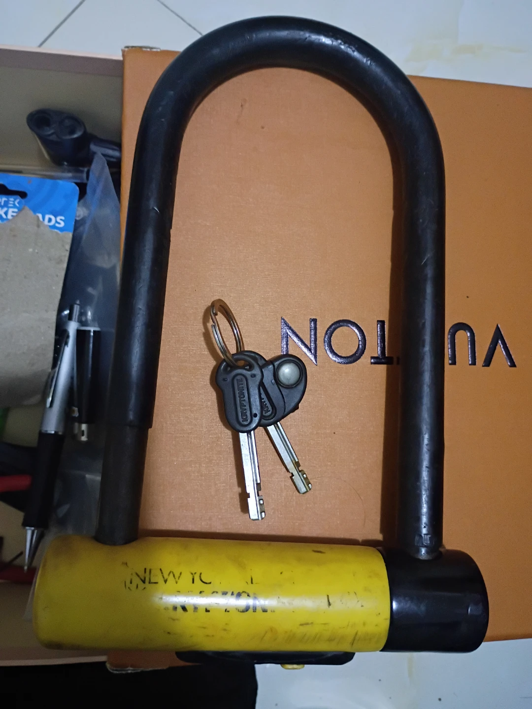 U-Lock with Keys - photo 2