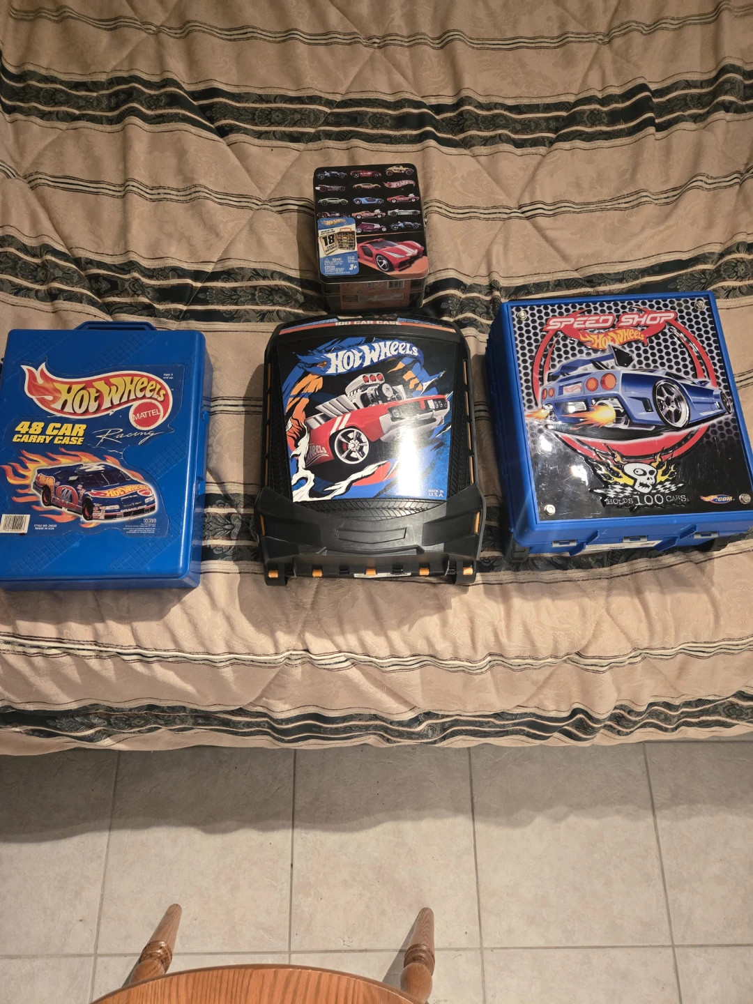 Hot Wheels Car Carry Cases with cars 70s 80s plus years - photo 2