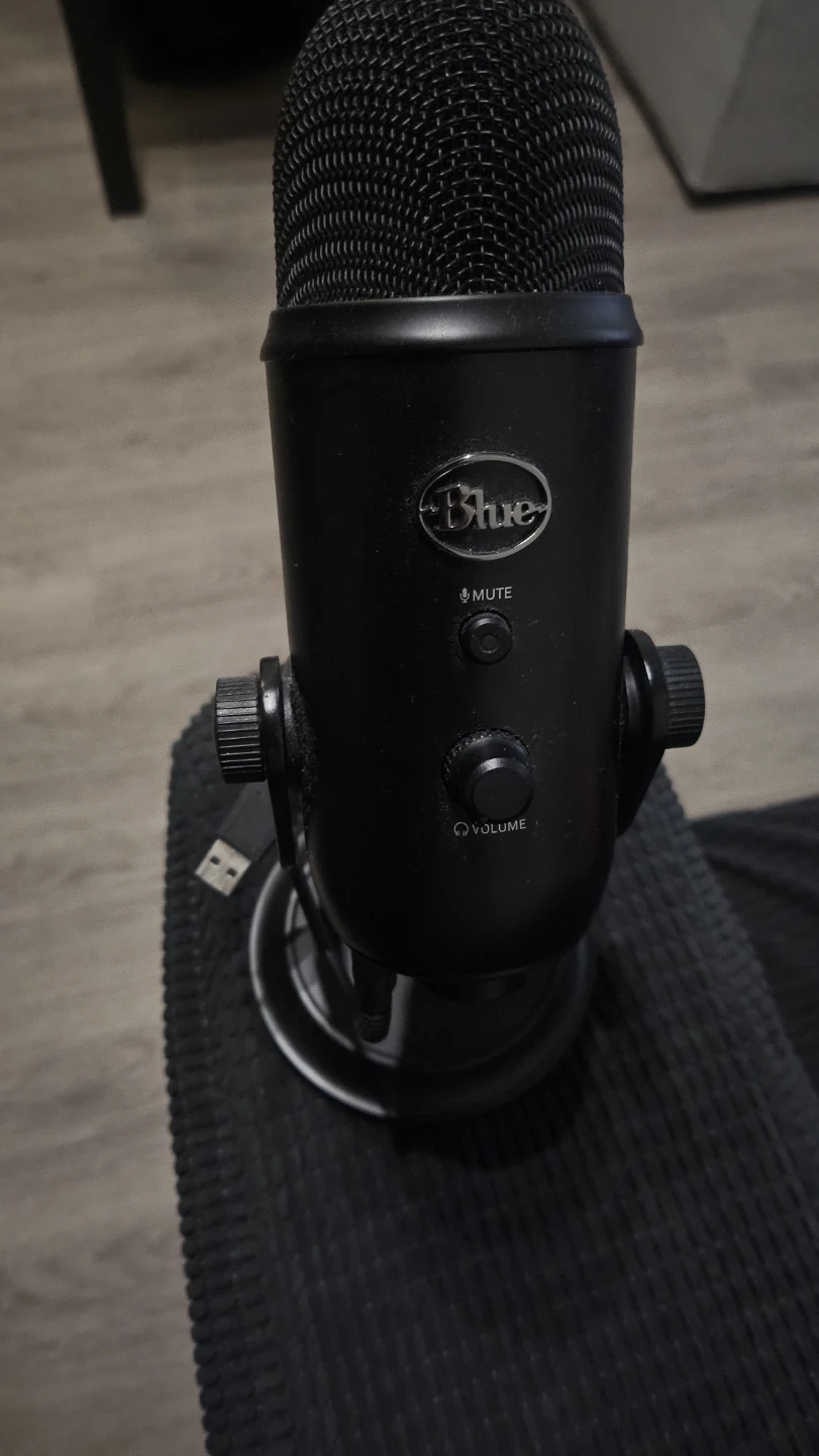 Blue Yeti USB Microphone - Black