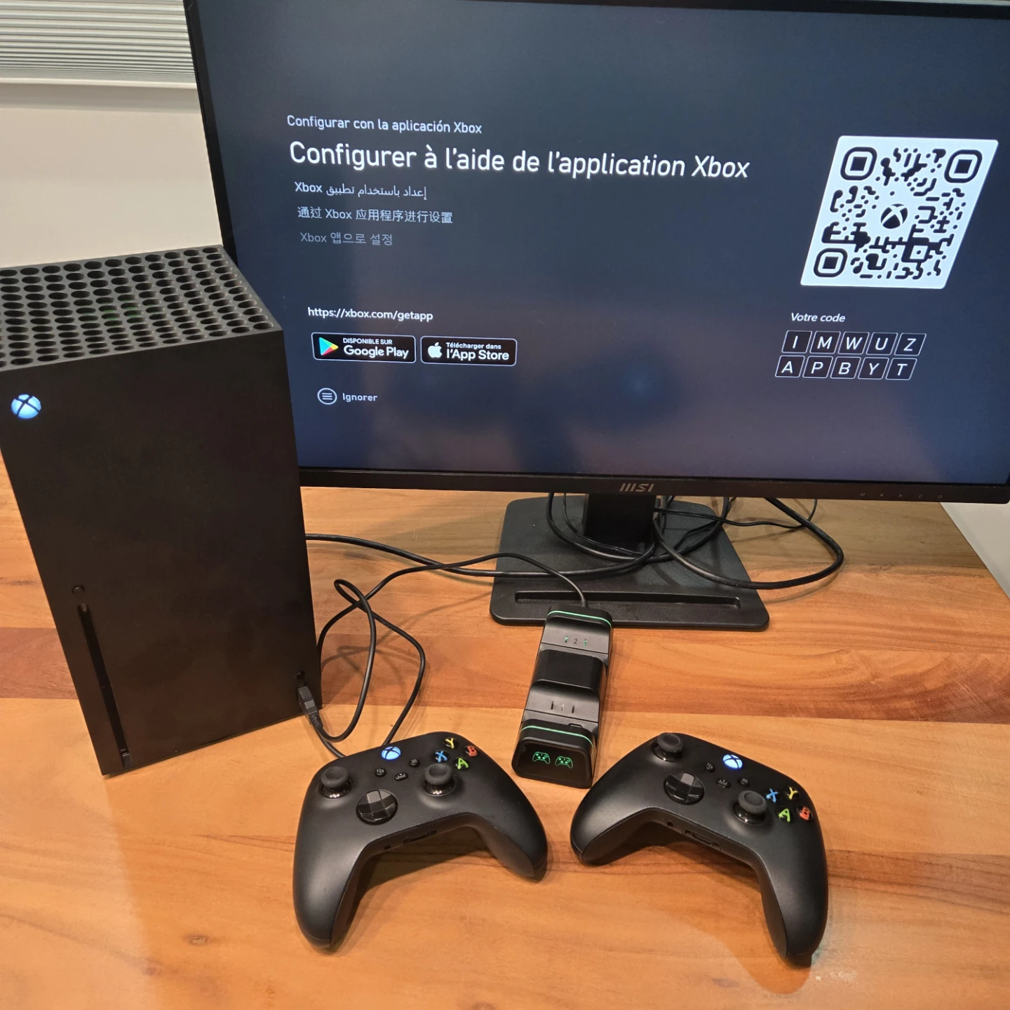 XBOX Series X. CLEAN. 2 good controllers, dock.