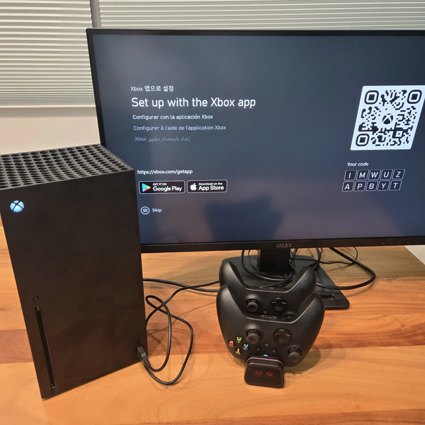 XBOX Series X. CLEAN. 2 good controllers, dock. - photo 2