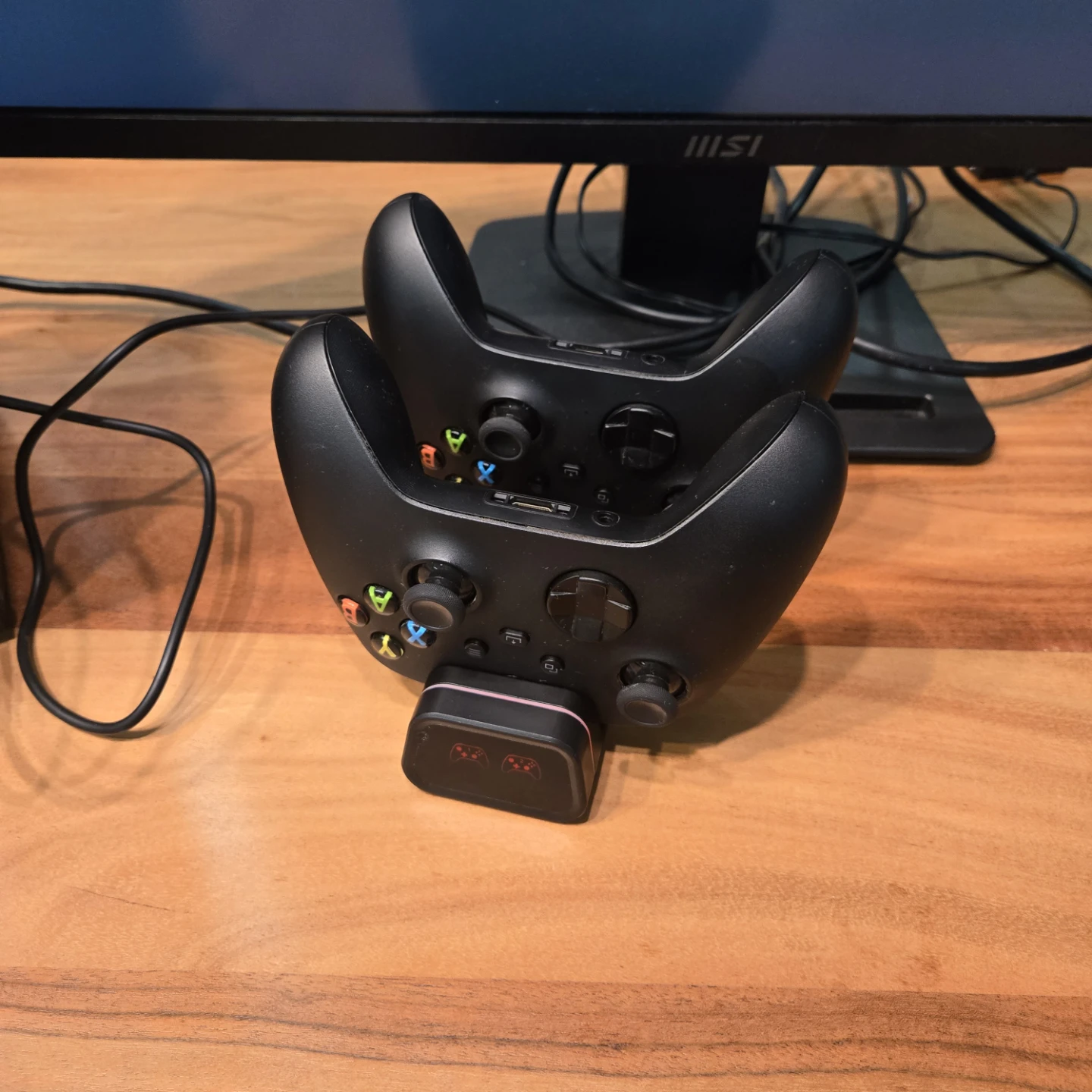 XBOX Series X. CLEAN. 2 good controllers, dock. - photo 5