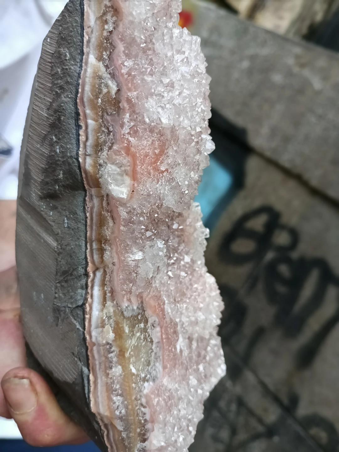 Large Amethyst Geode Slice - photo 4