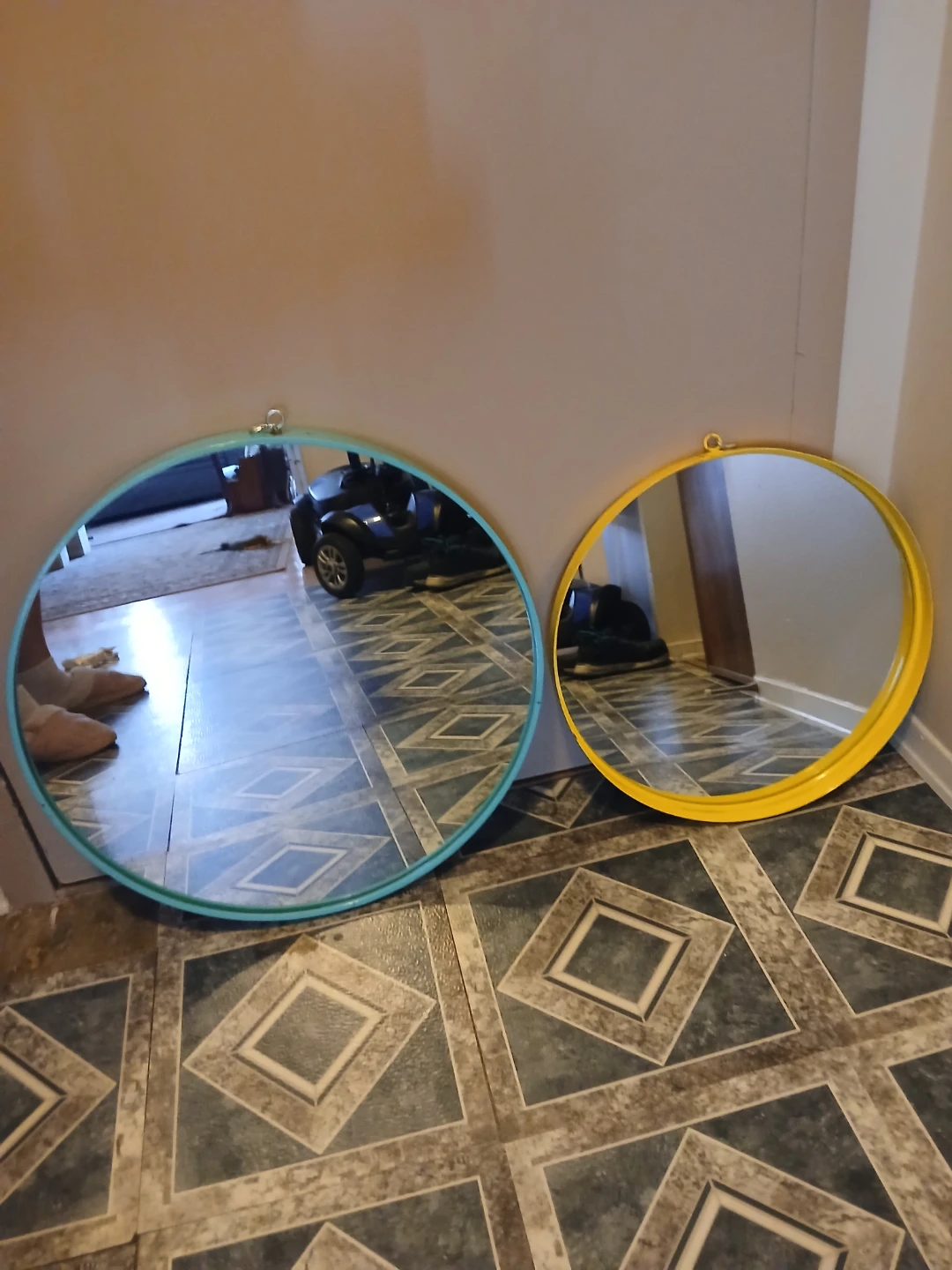 Hanging wall mirrors