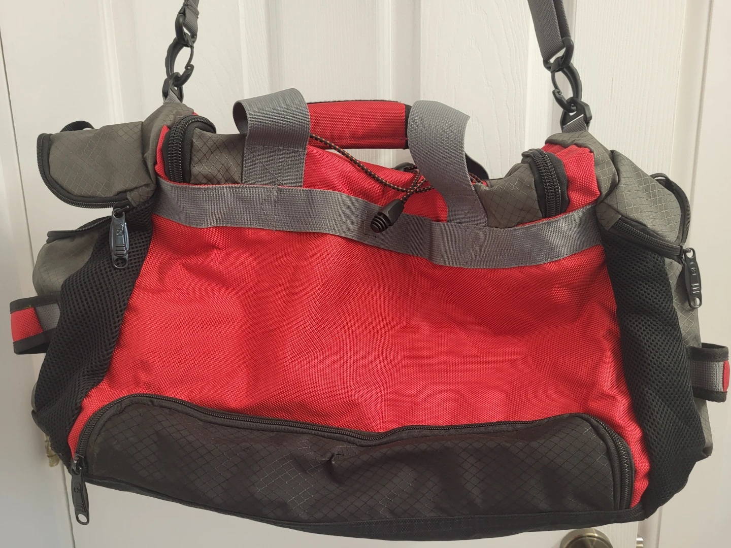 Swiss Gear Red & Grey Duffle Bag - photo 3
