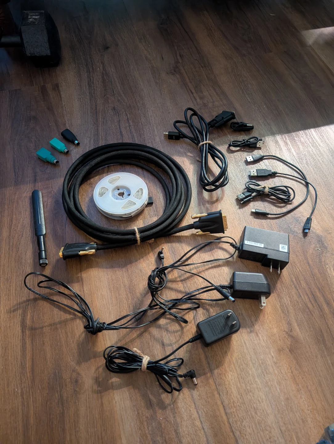 A bunch of free cables - photo 2