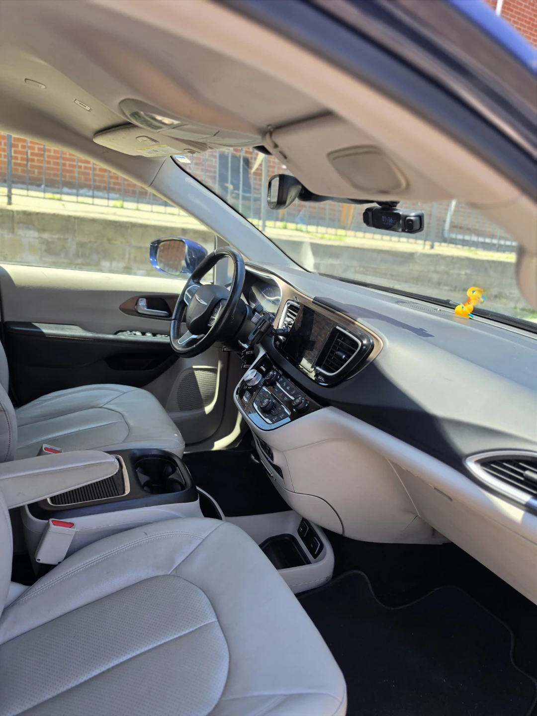 2018 Chrysler Pacifica - photo 2