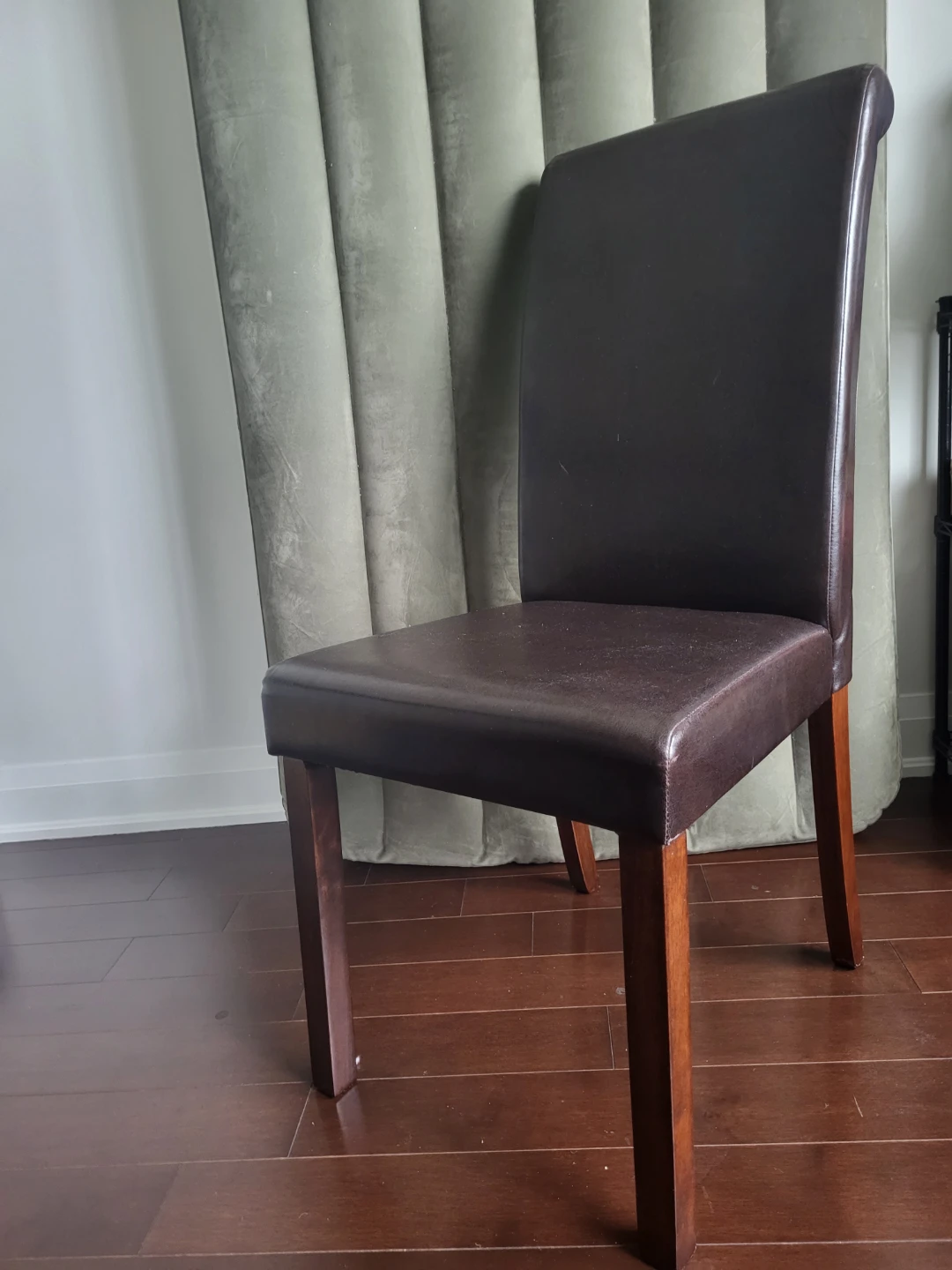 Light WoodExpandable Dining Table- Ikea  and 4 chairs - photo 3