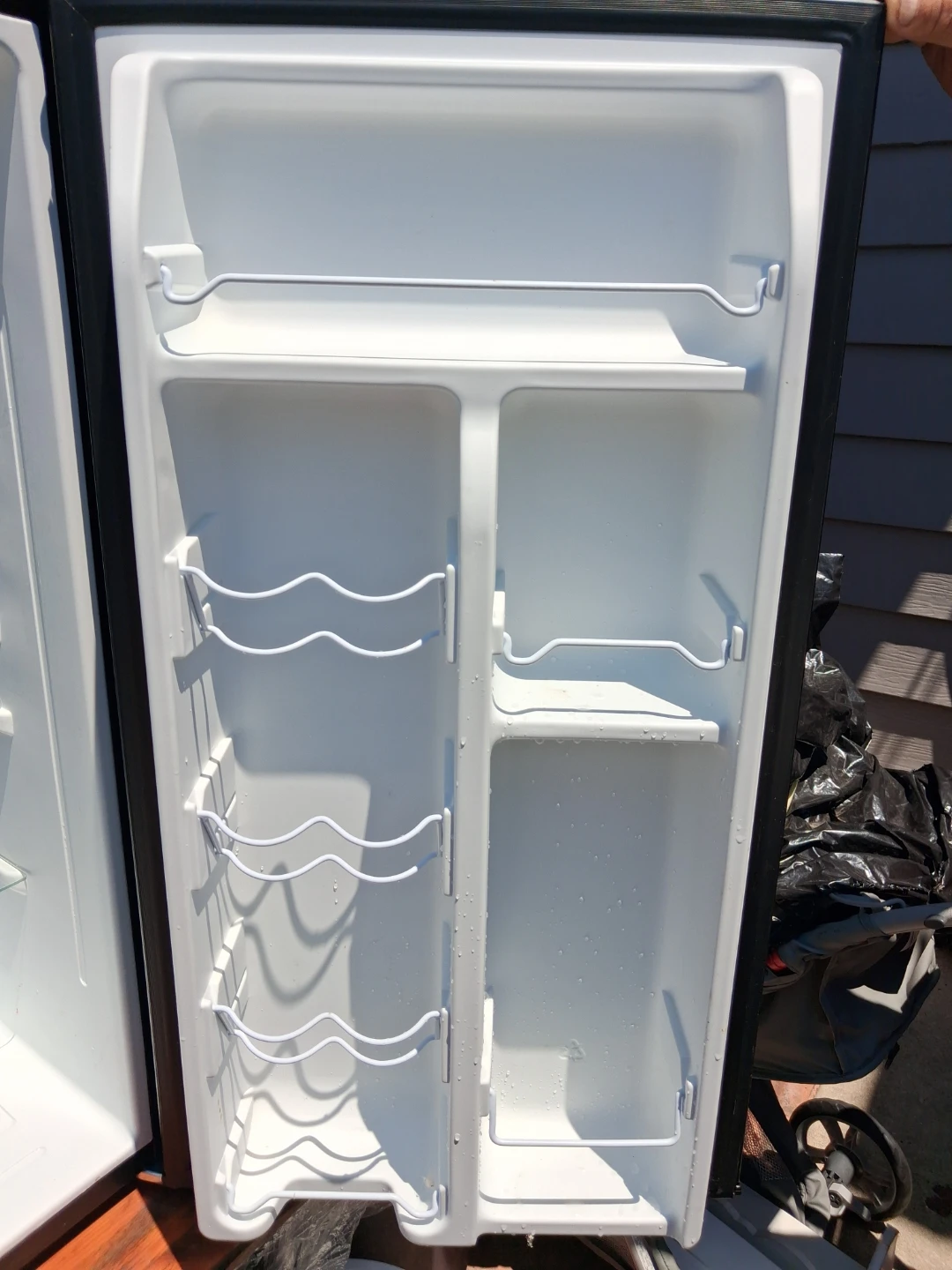 Whirlpool Mini Fridge - photo 3