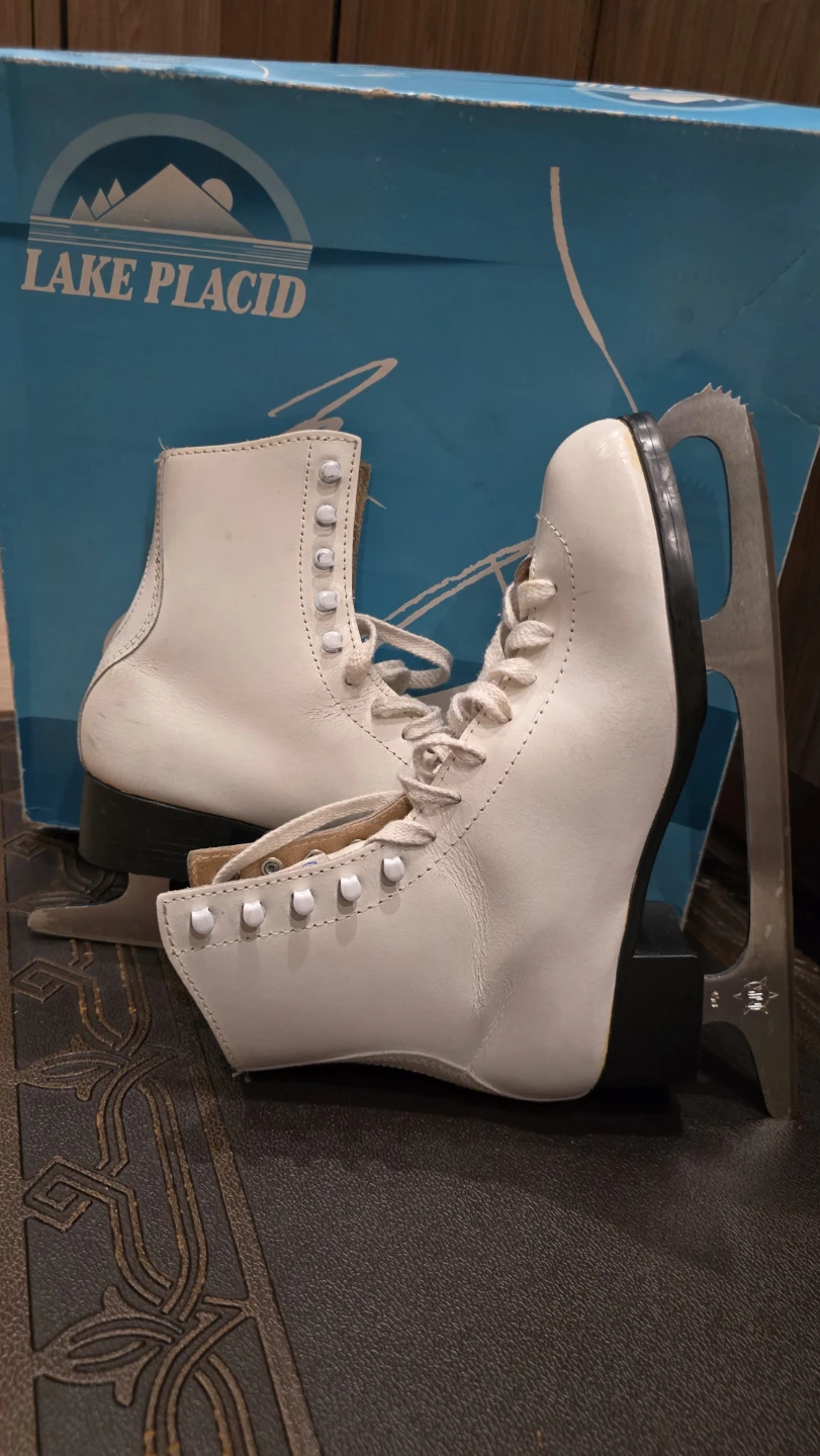 Lake Placid Ice Skates with Box