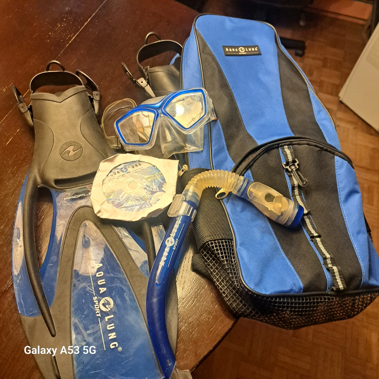 Aqua Lung Snorkel Set with Bag