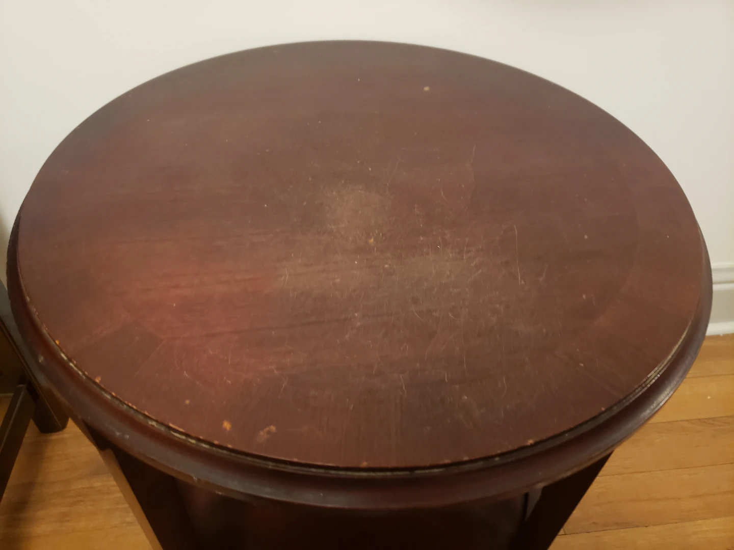 Vintage Bombay Company Side Table. 2ft d x 26"h - photo 3