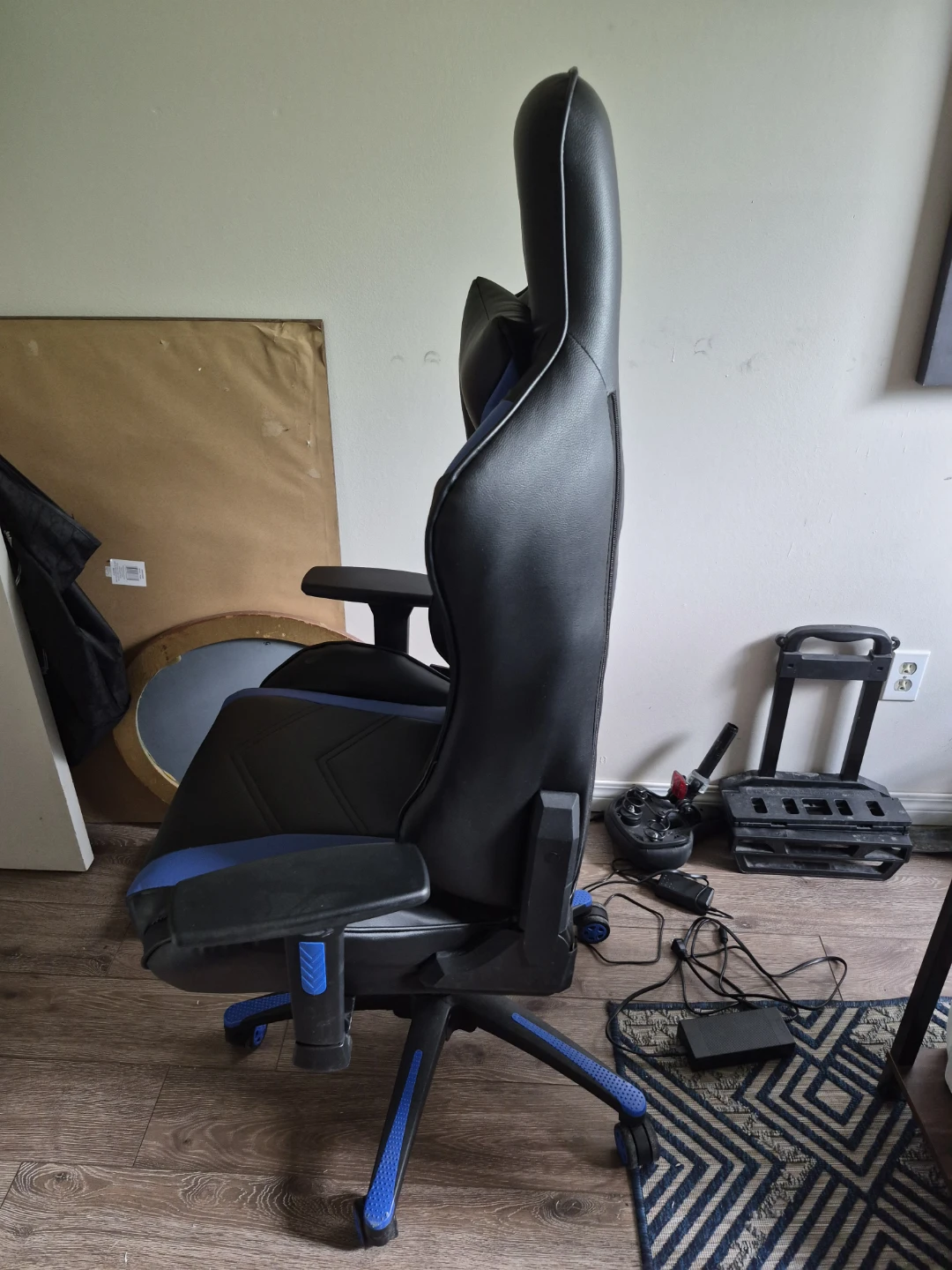 EMERGE Gaming Chair - Black & Blue - photo 4