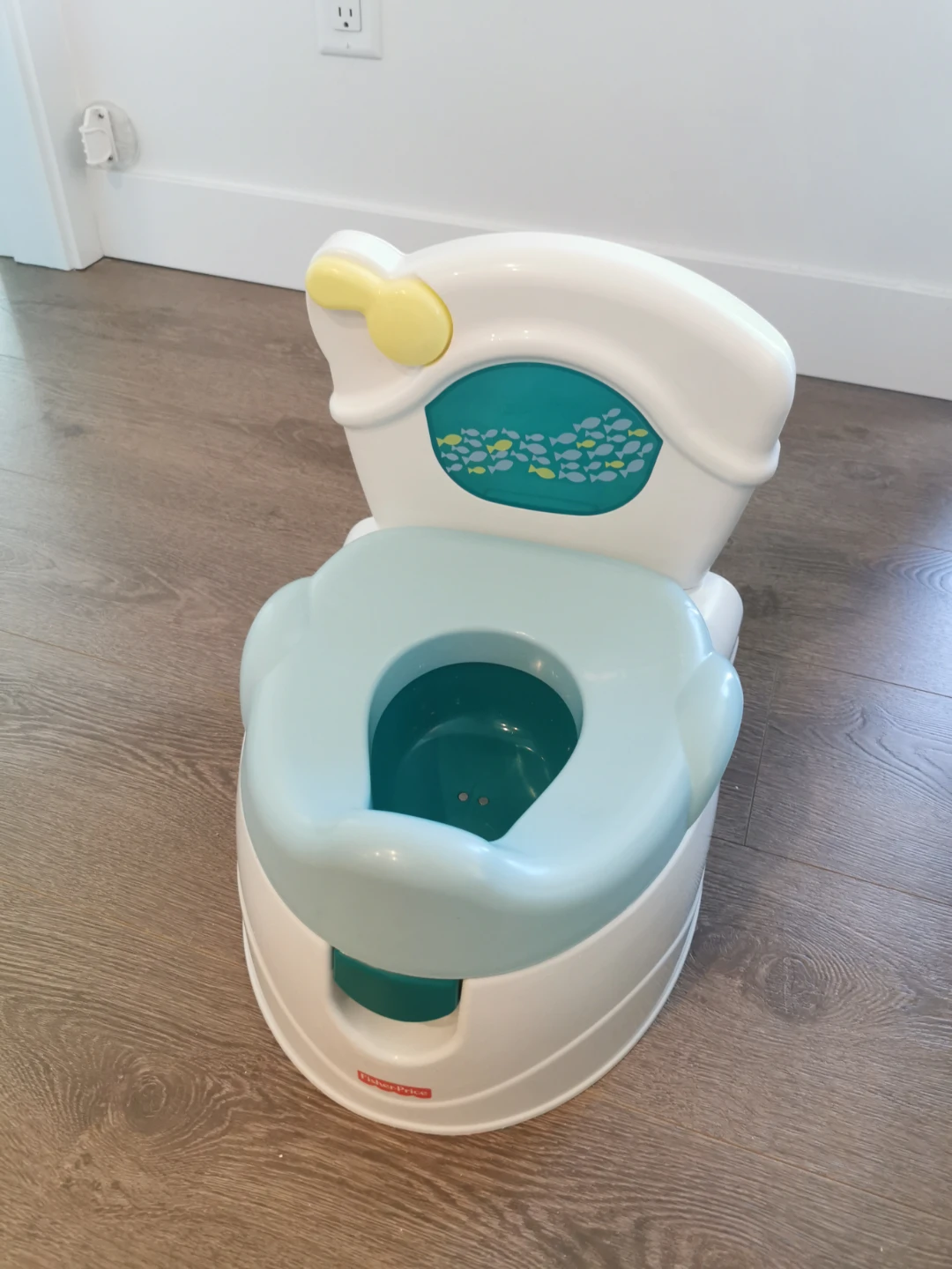 Fisher-Price Learn-to-Flush Potty Training Chair