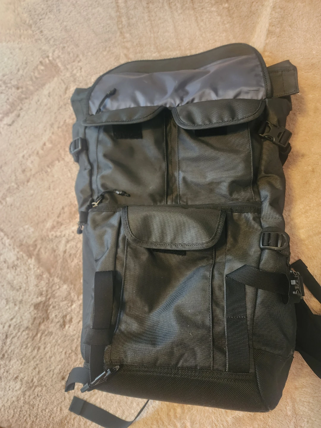 Thule Covert DSLR Rolltop Backpack - photo 2
