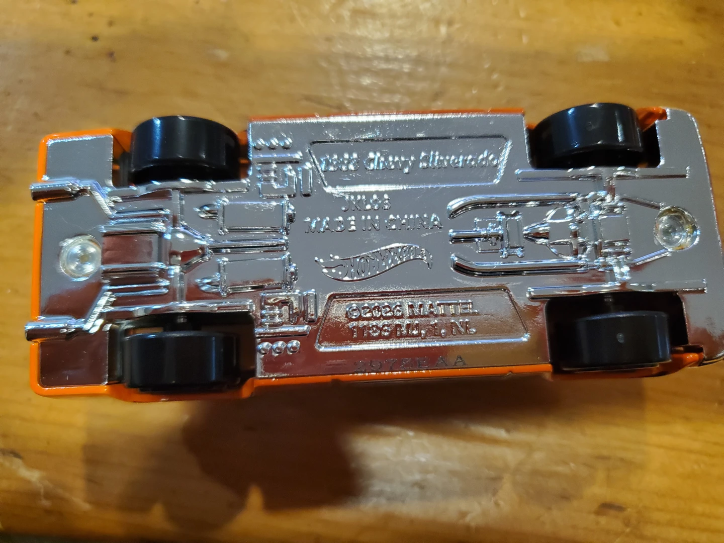 1/43 Hot Wheels XL, 83 Chevy Silverado Die-cast Truck - photo 2