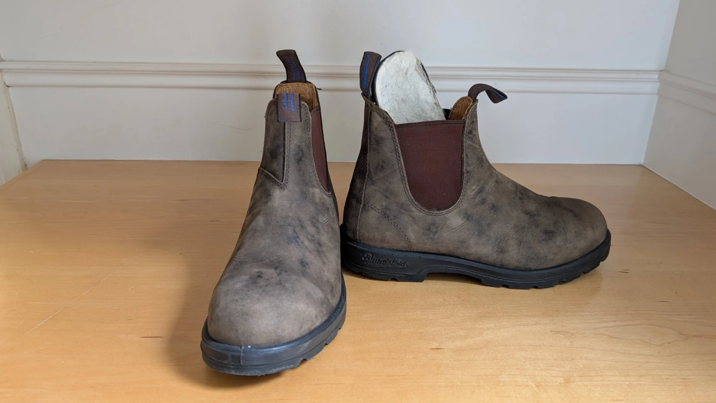 Like New- Men's Blundstones