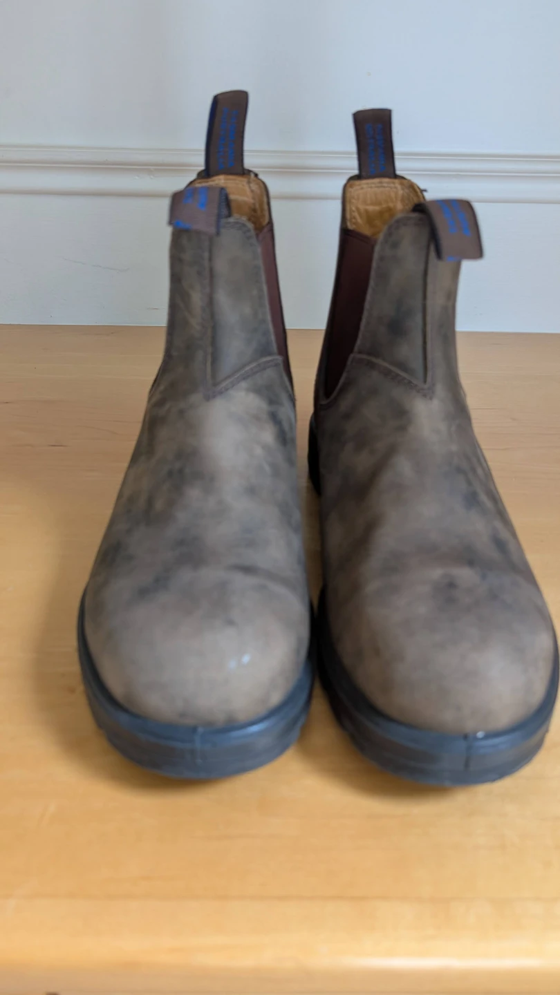 Like New- Men's Blundstones - photo 2
