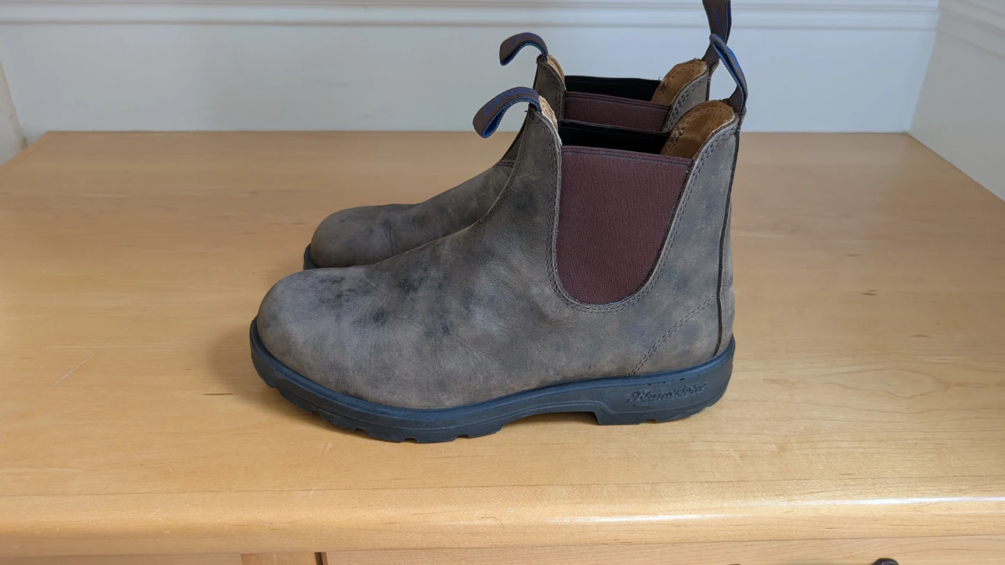 Like New- Men's Blundstones - photo 3