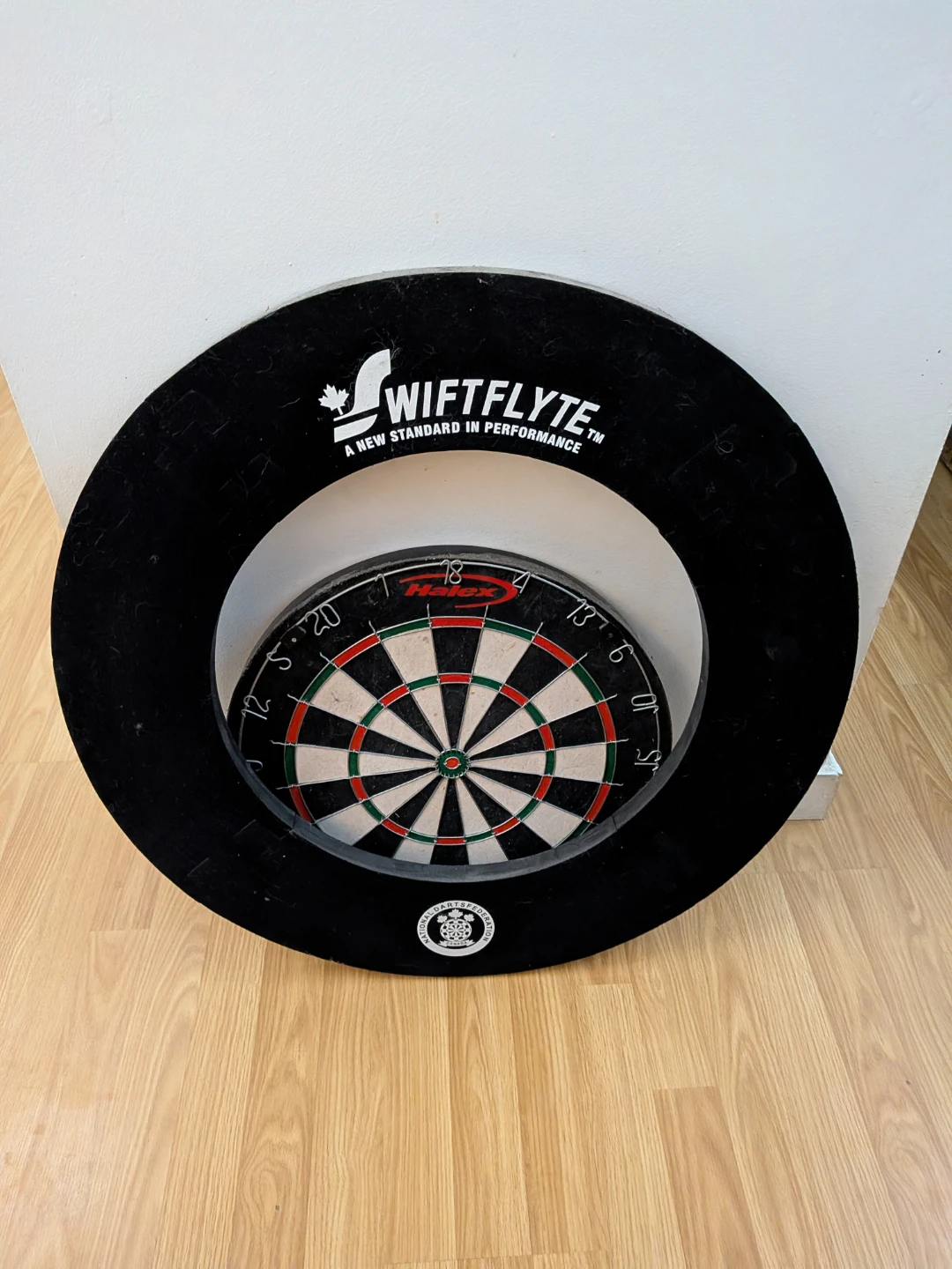 Halex Official Tournament Dartboard with Swiftflyte Surround - photo 2