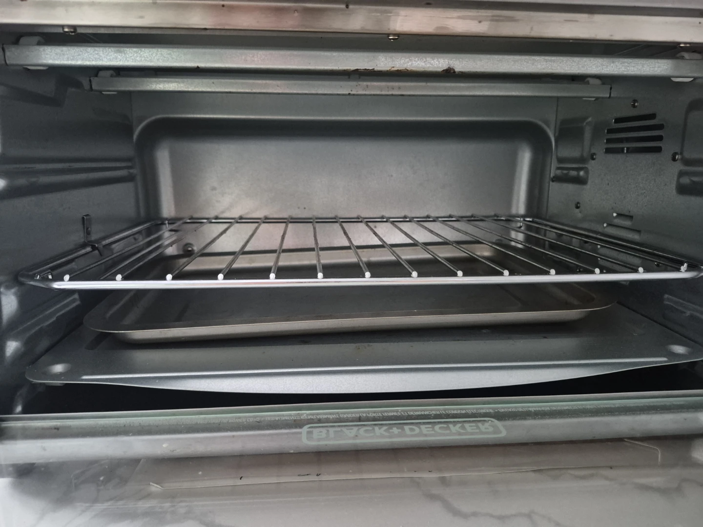 Black & Decker Convection Toaster Oven With Air Fryer - photo 3