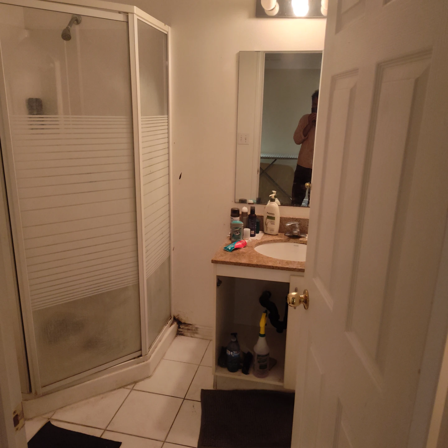 Basement for rent - photo 2