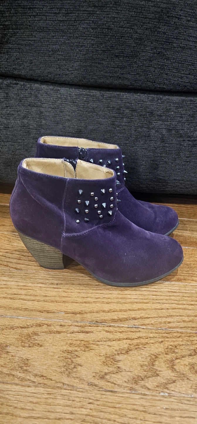 Fashionable Purple Suede Studded Ankle Boots - photo 2