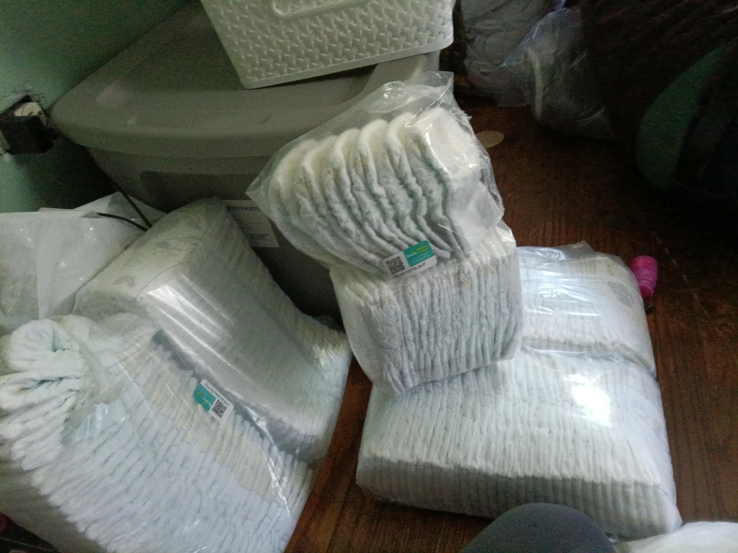Newborn Diapers - Pampers Swaddlers