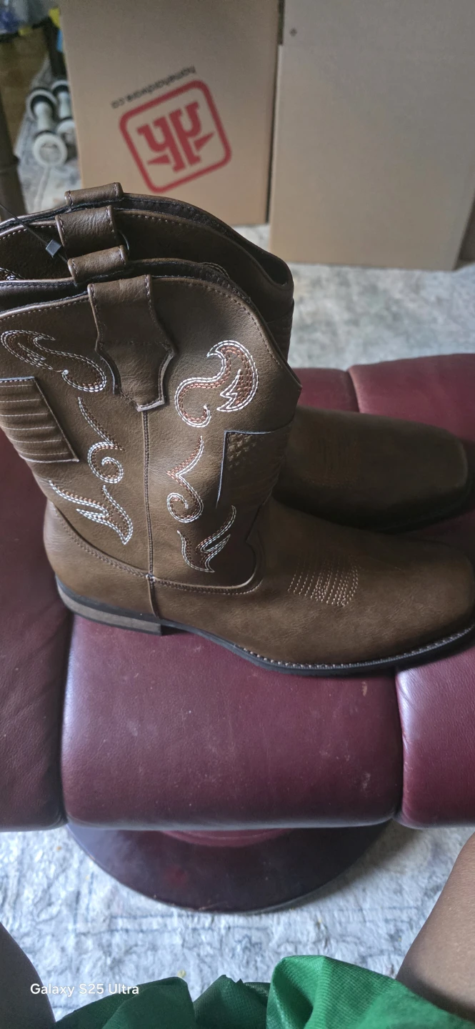 Brown men's boot