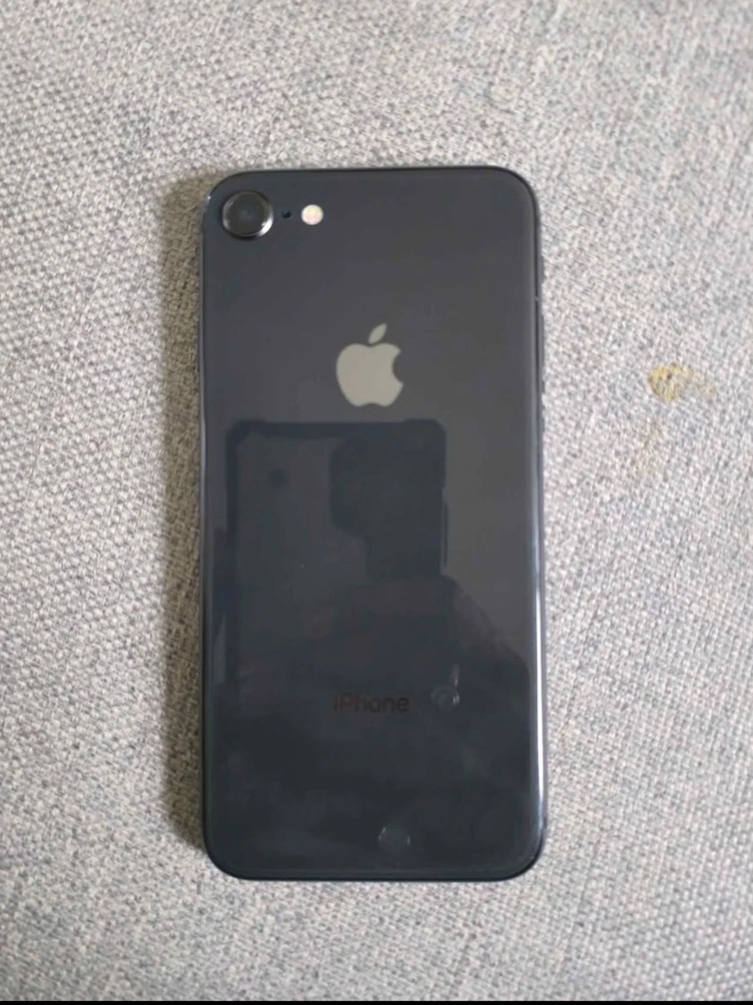 Apple iPhone 8 - photo 3