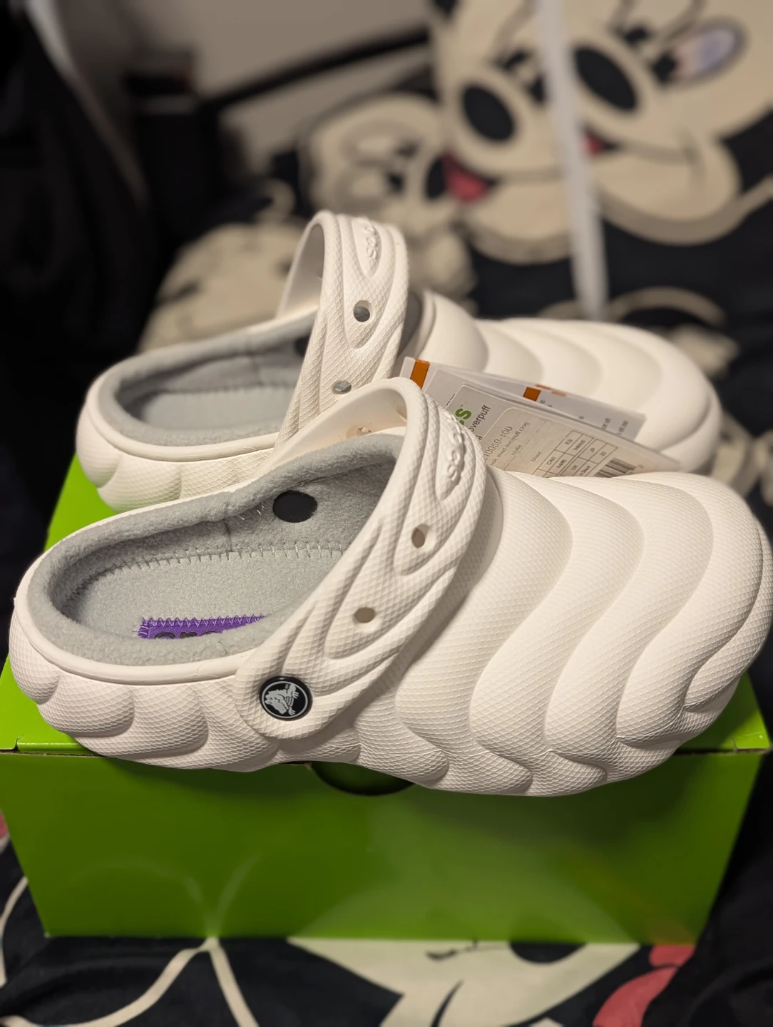 (BNWT) Crocs Classic Lined Overpuff Clogs in White M4 W6 - photo 2