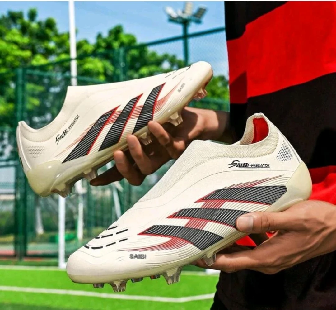 SAIBI Predatoy Soccer Cleats - Size 42 - photo 2