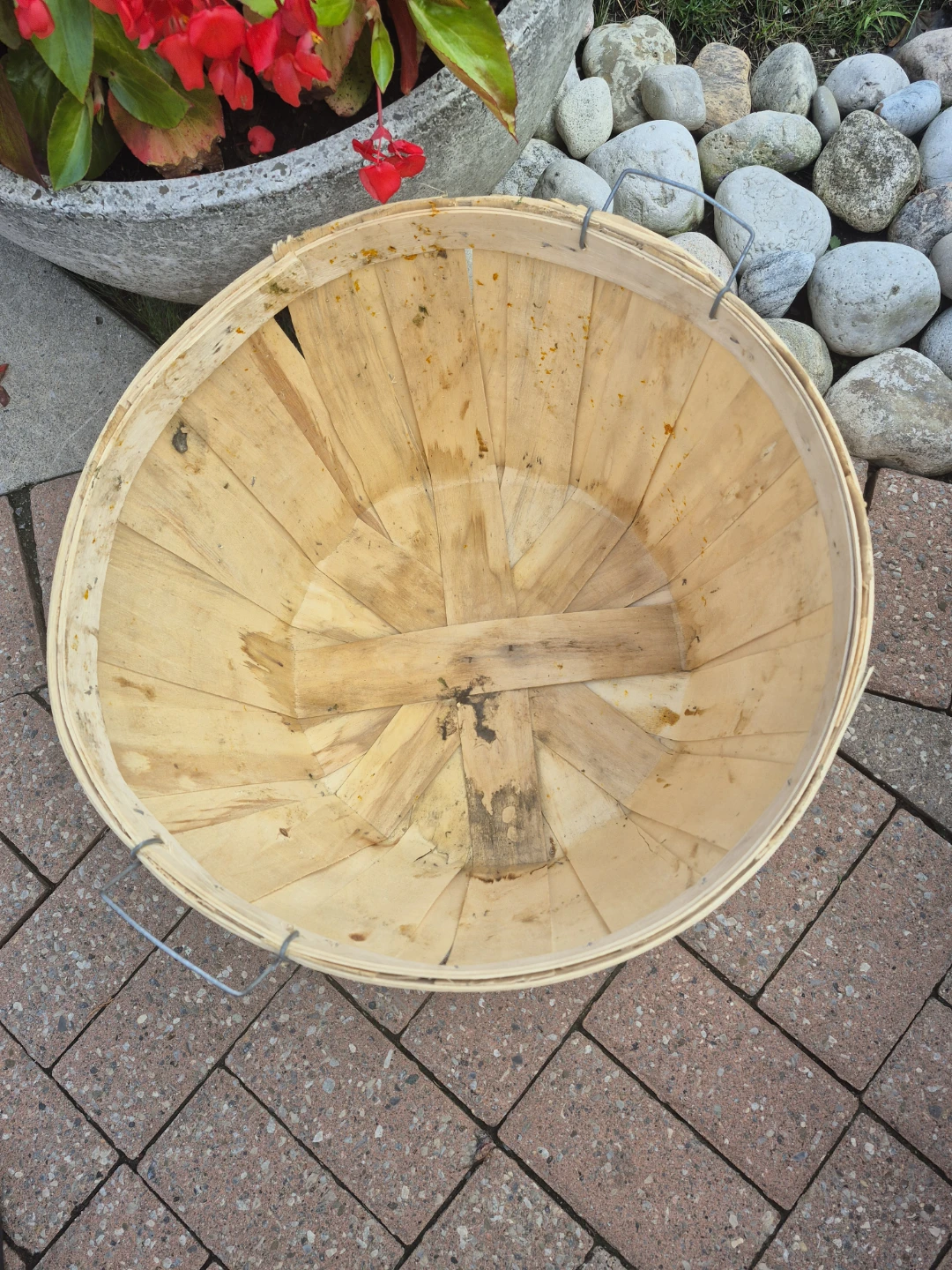 Wooden Bushel Basket - photo 3