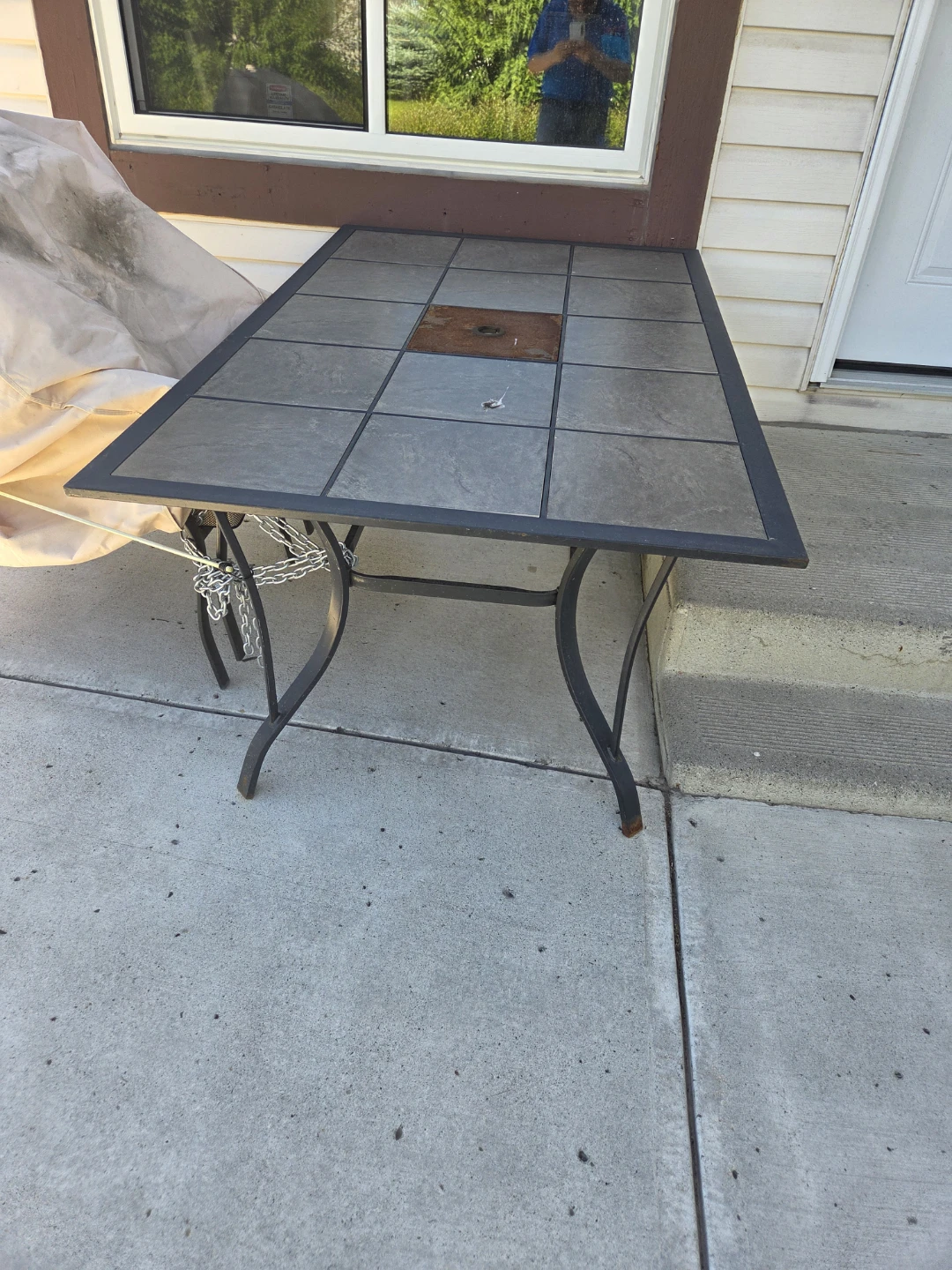 Patio table and 6 chairs - photo 3