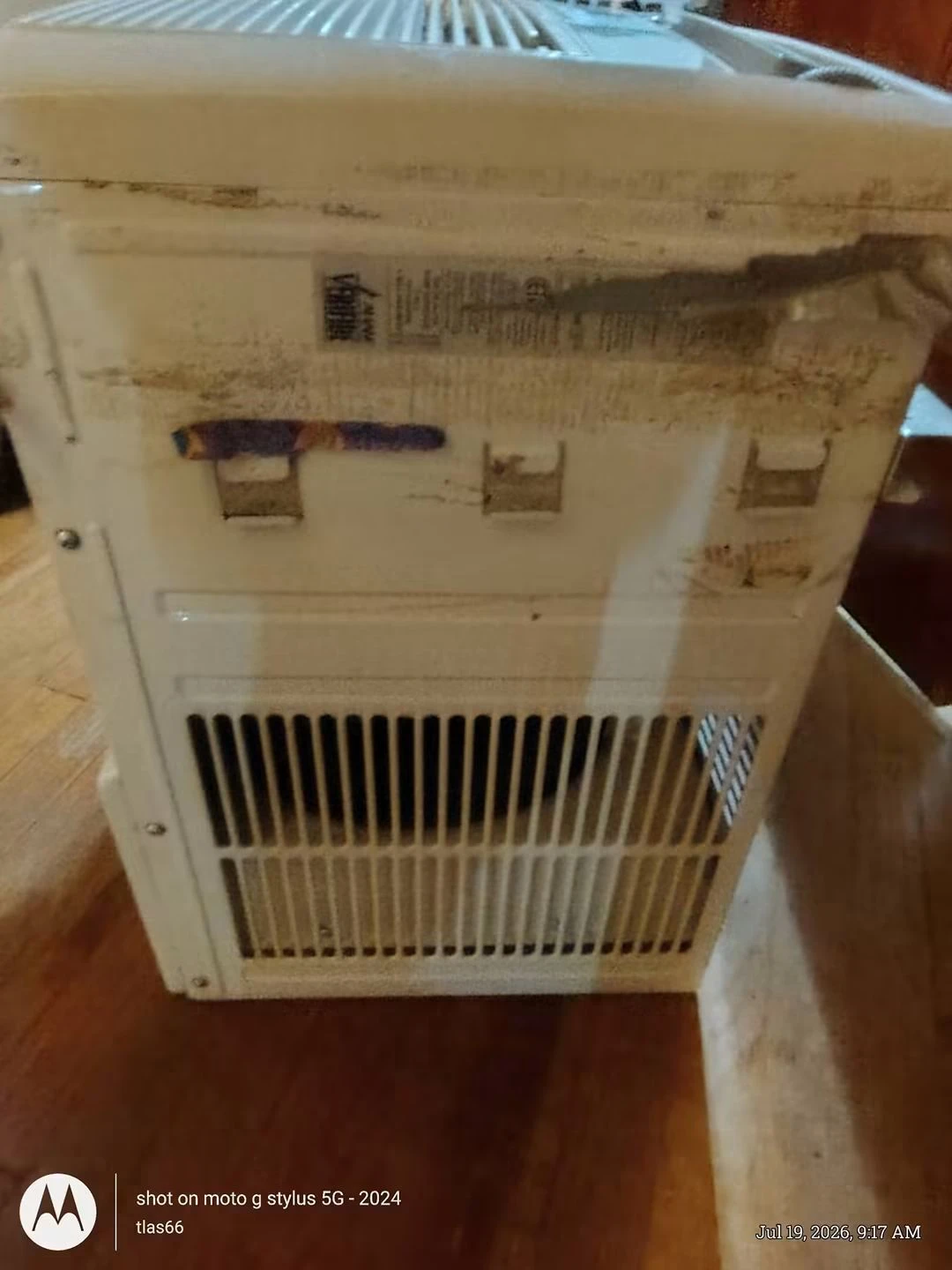 Frigidaire Window Air Conditioner - photo 5