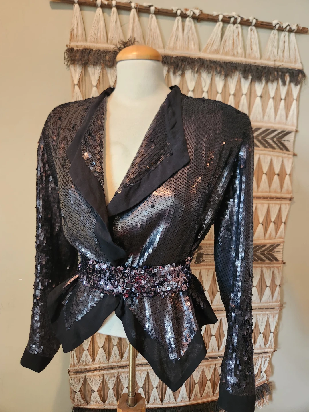 NEW CLUB MONACO size small SILK Sparkly Black Sequined Jacket. - photo 2