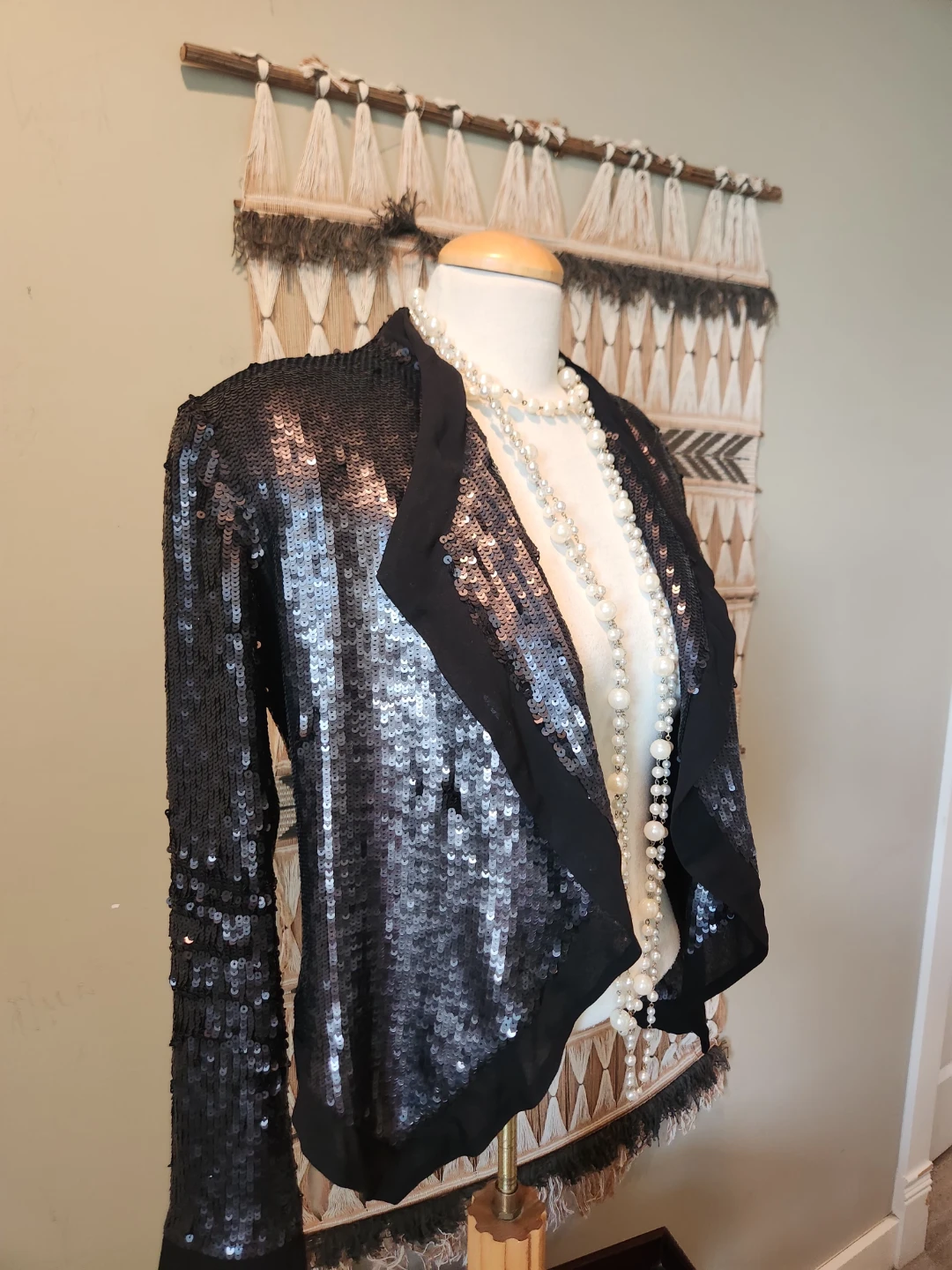 NEW CLUB MONACO size small SILK Sparkly Black Sequined Jacket. - photo 3