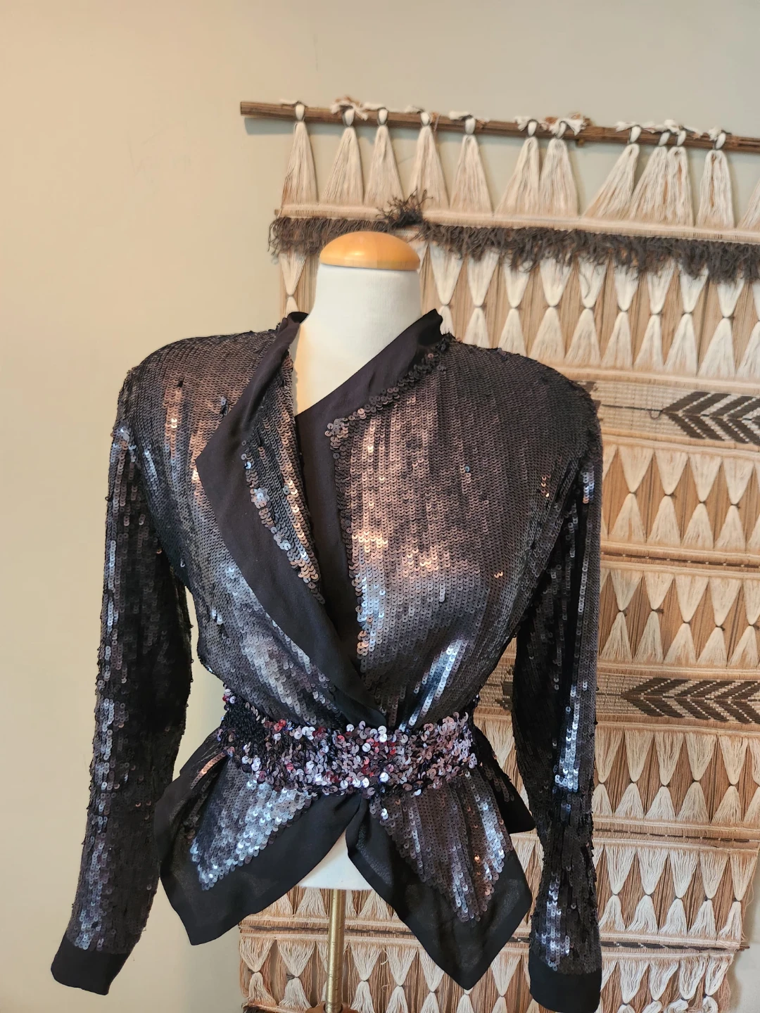 NEW CLUB MONACO size small SILK Sparkly Black Sequined Jacket. - photo 4