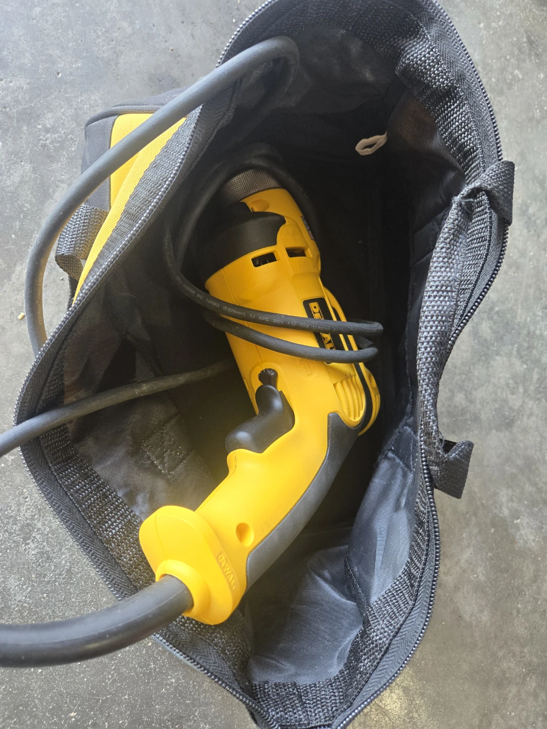 DeWalt DWD110 VSR Drill with Bag - photo 3