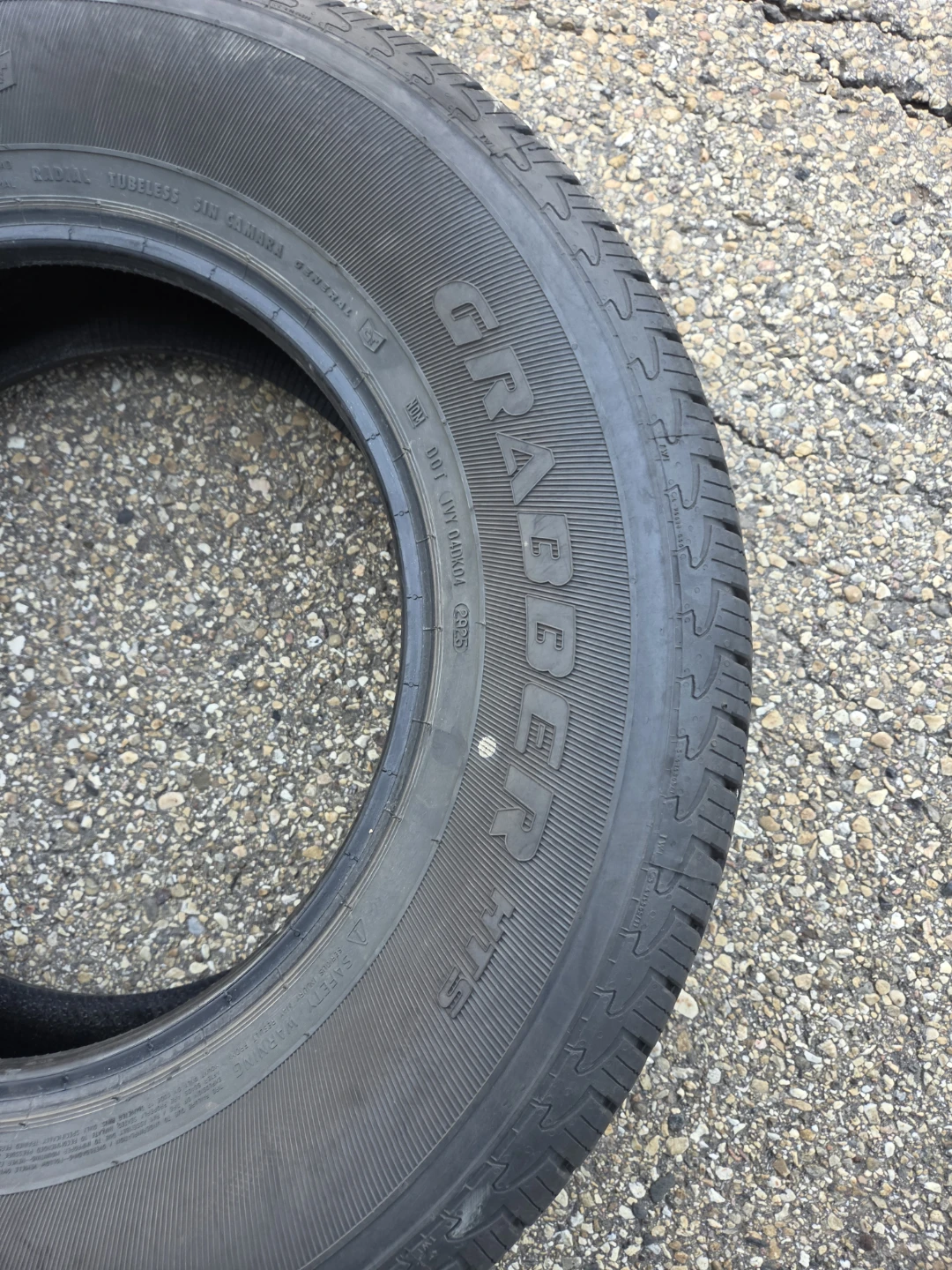 2 tire General Grabber Tire 255/70R17 - photo 4