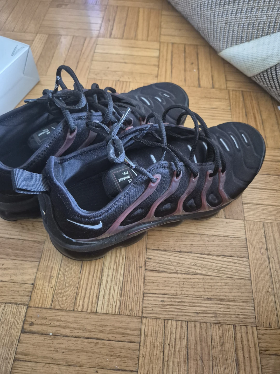 Nike Air Max Plus TN SE Black Red Sneakers - photo 2