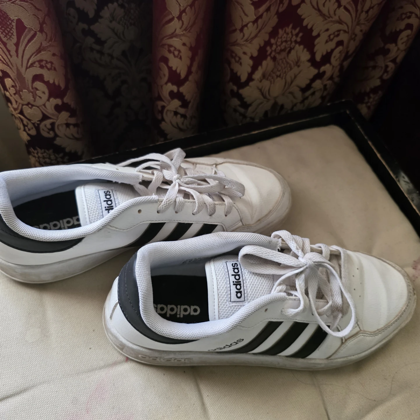 Adidas White mens Sneakers 9.5us - photo 2