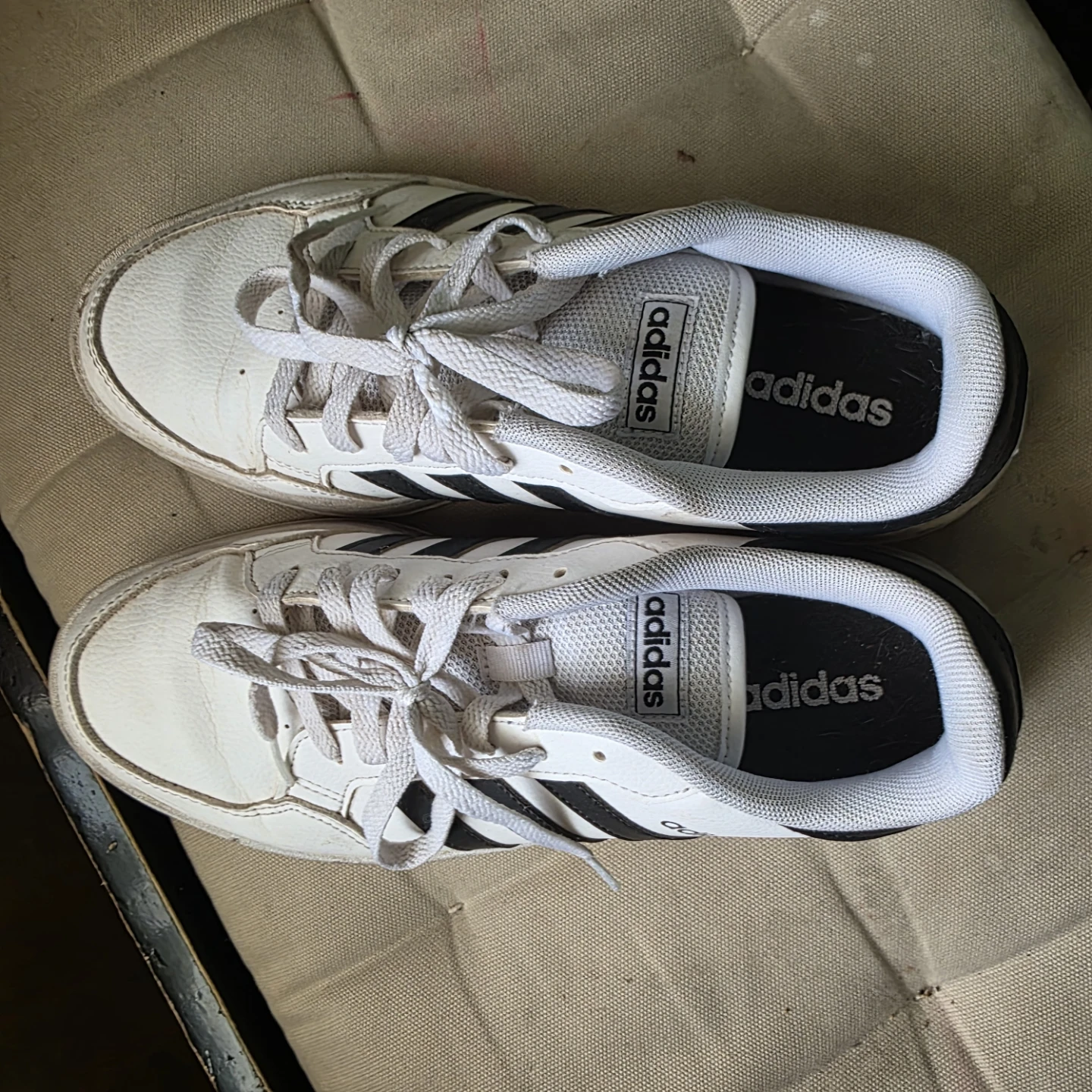 Adidas White mens Sneakers 9.5us - photo 3