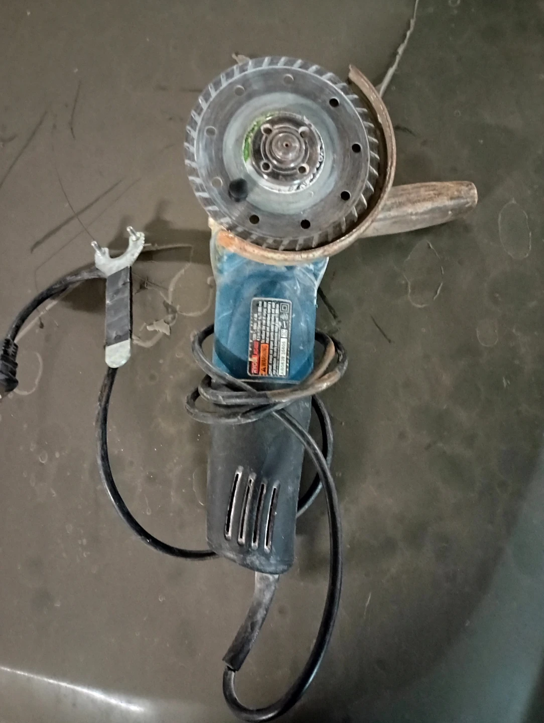 Skilsaw 7 1/4" Circular Saw, grinder, hammer drill