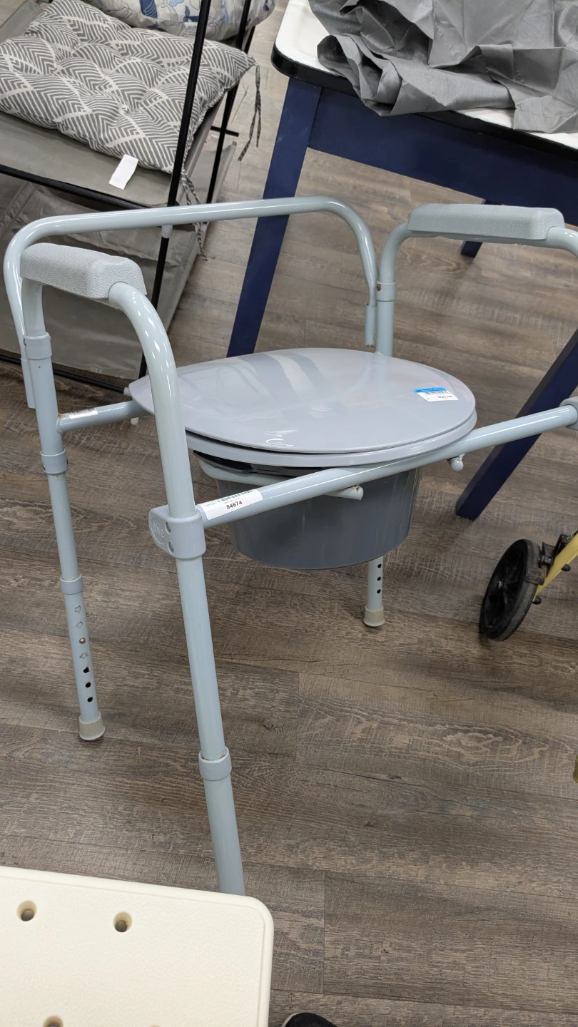 Toilet chair - photo 2