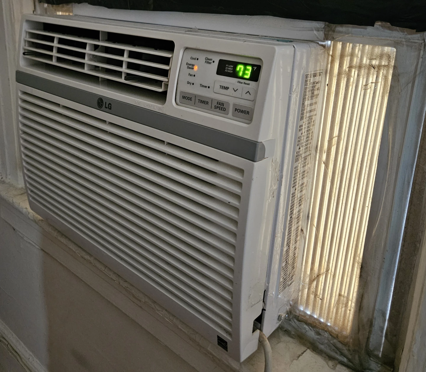 LG LW1015ER Window Air Conditioner - photo 3
