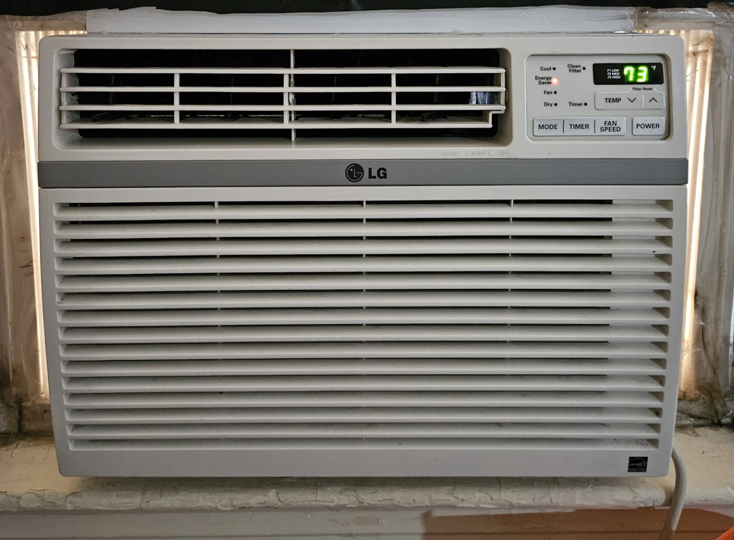 LG LW1015ER Window Air Conditioner - photo 4