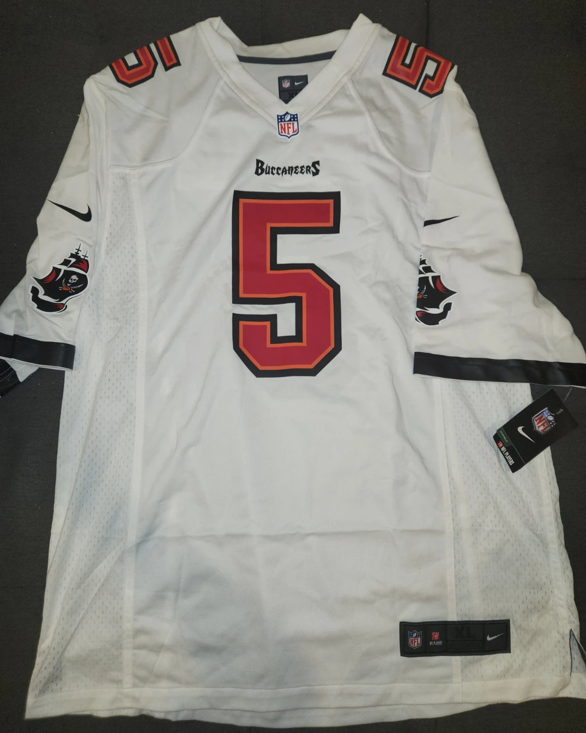 Josh Freeman On Field Tampa Bay Buccaneers men's XL Jersey - photo 4