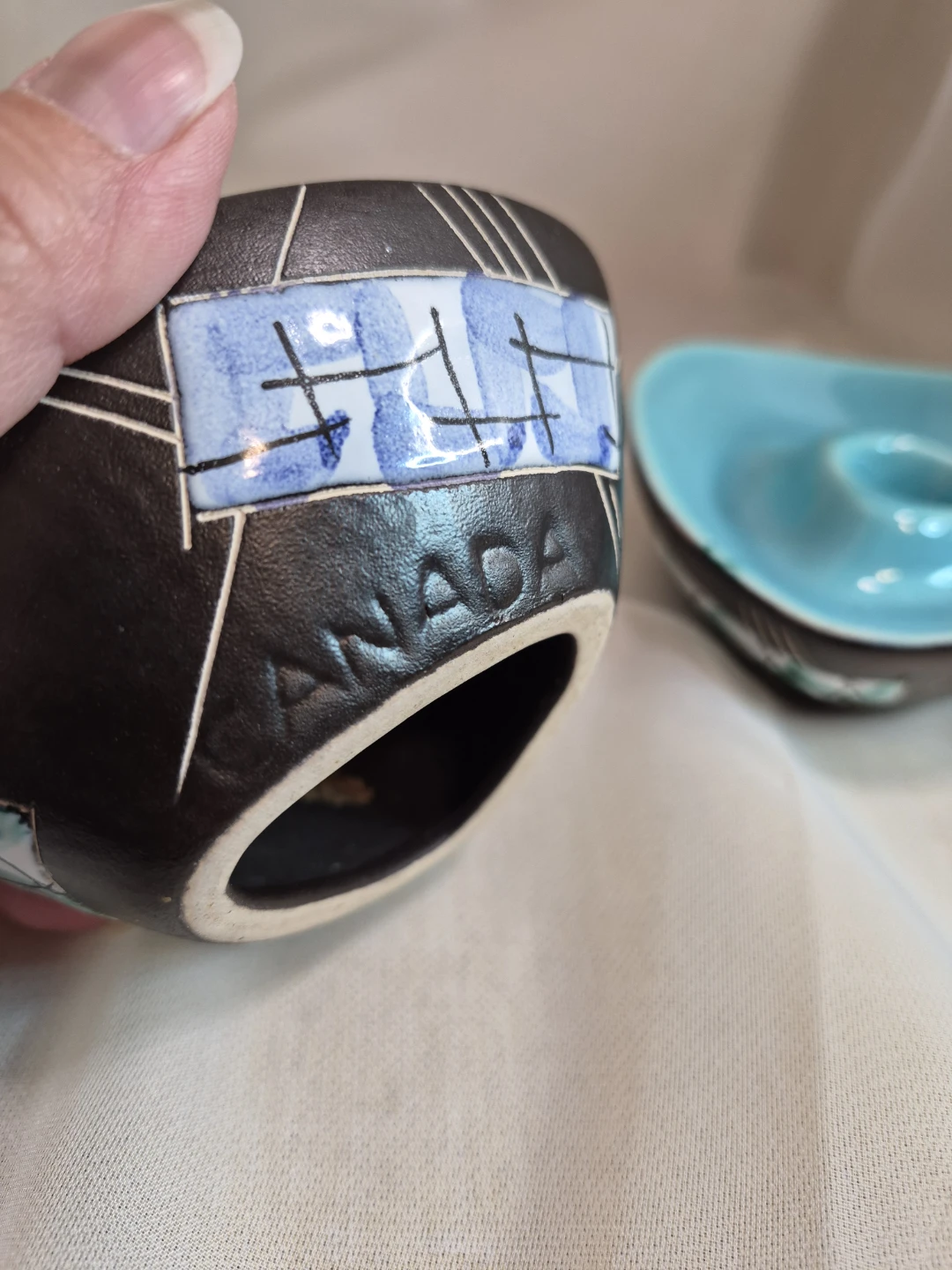 Beautiful Pair of Vintage Handmade Hand Painted Pottery... - photo 5