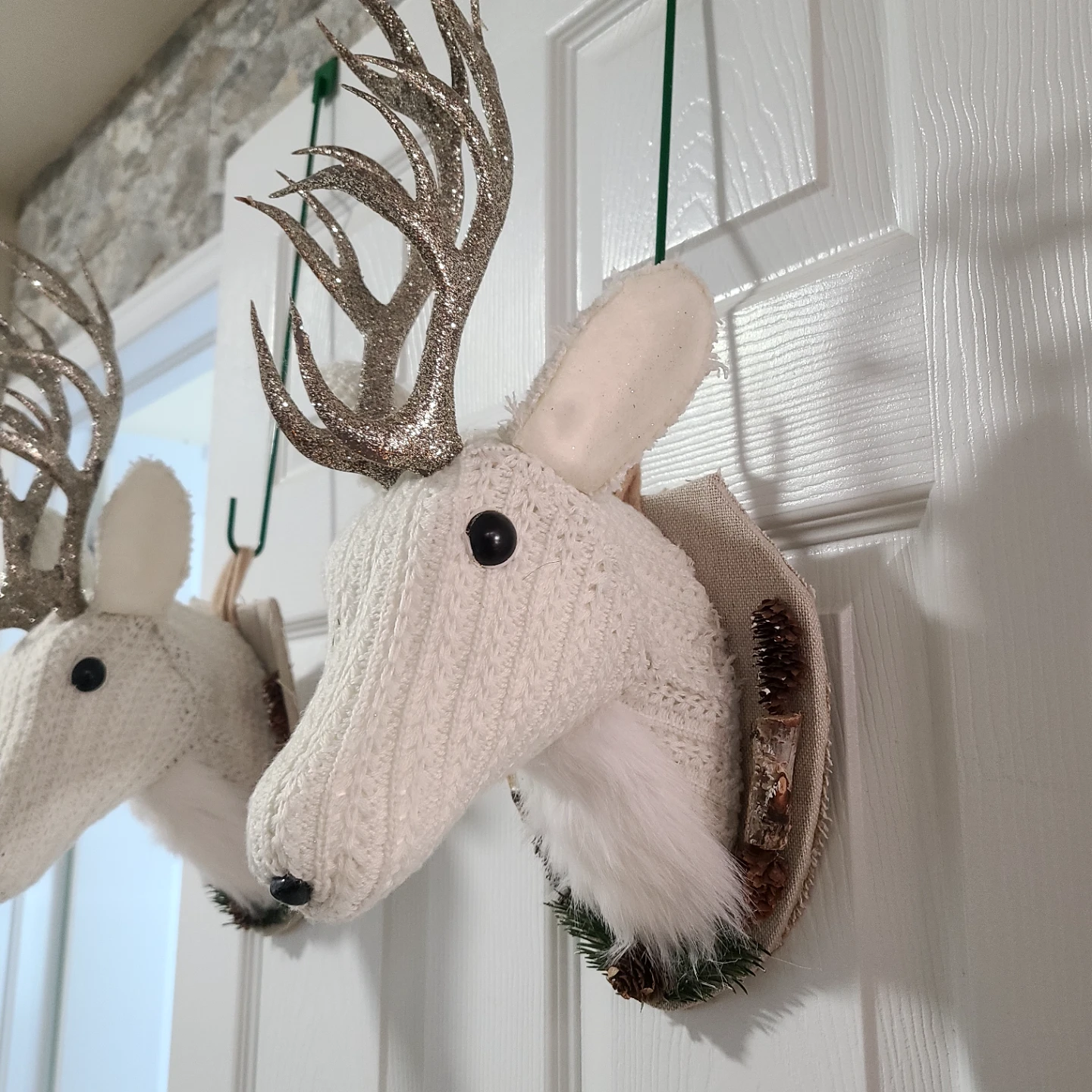 Set of 2 White Knit Deer Head Christmas Wall Hangings - photo 2